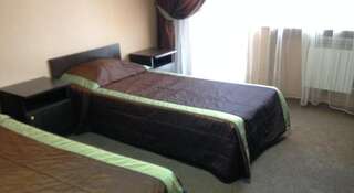 Гостиница Нежинка Нежинка Двухместный номер с 2 отдельными кроватями-3